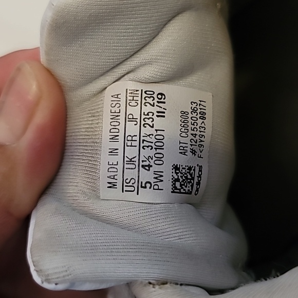 Pink and white Adidas superstar, women's size 5 - Picture 5 of 5